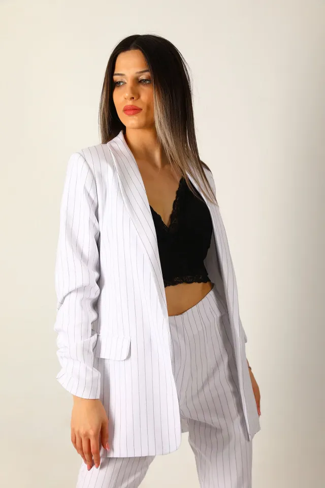 Kadın Çizgi Desenli Sahte Cep Detaylı Kol Büzgülü Astarlı Blazer Ceket Beyaz