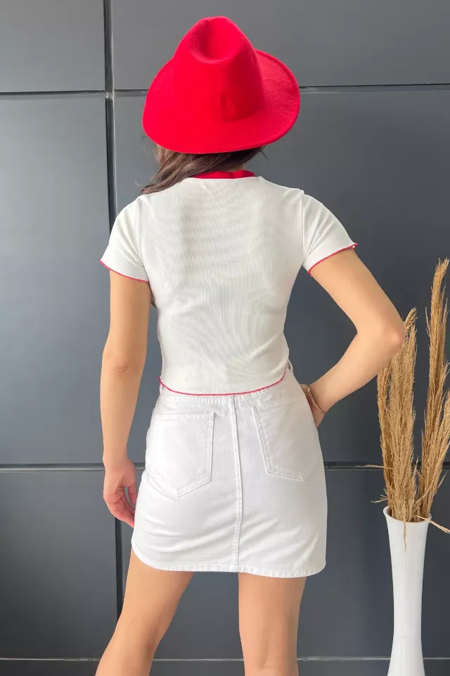 Kadın Eteği Nakışlı Crop Top Tişört Krem