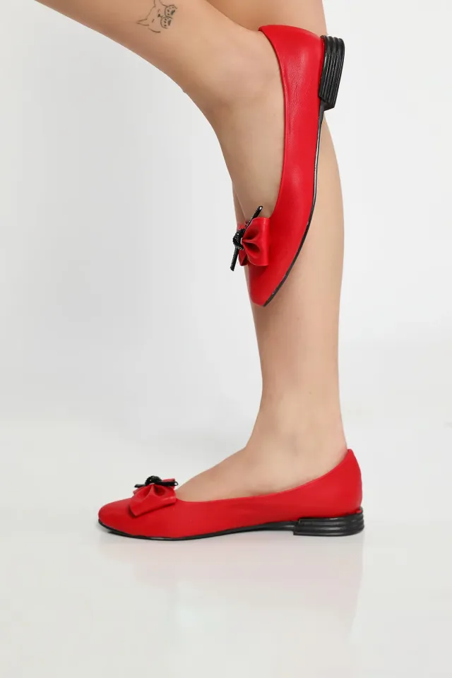 Kadın Fiyonklu Taş Detaylı Babet Ayakkabı Kırmızı