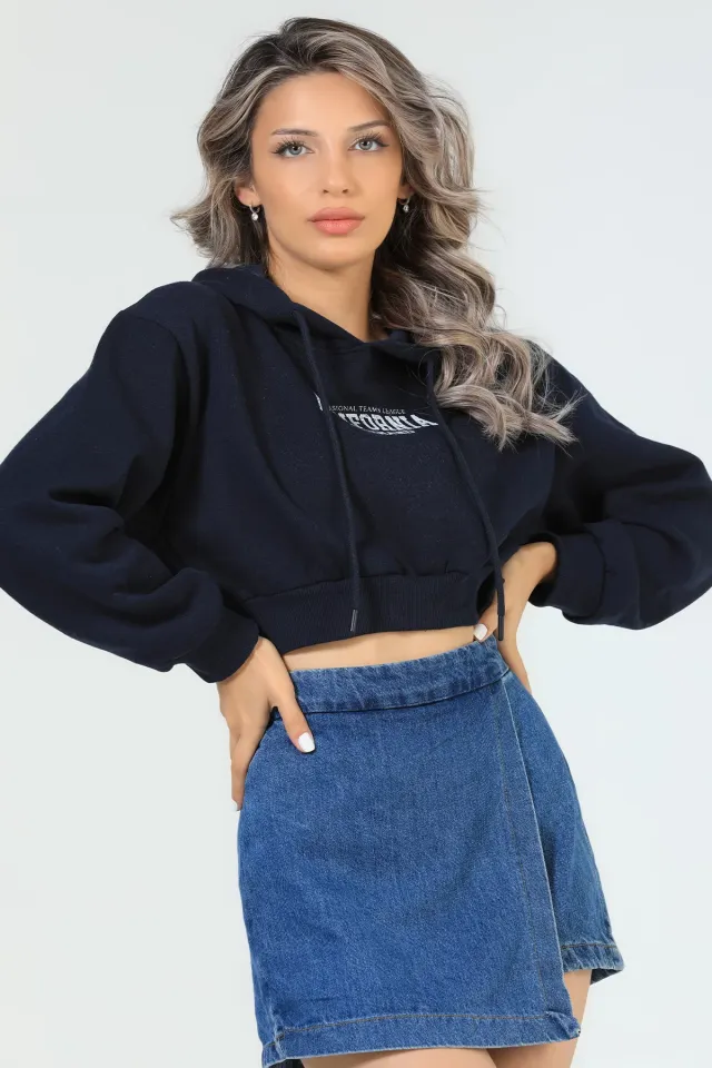 Kadın Ön Baskılı Kapüşonlu Şardonlu Crop Sweatshirt Lacivert