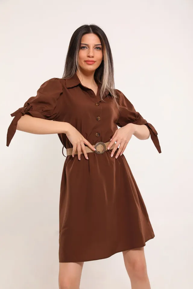 Kadın Ön Düğmeli Kol Bağlama Detaylı Hasır Kemerli Elbise Kahve