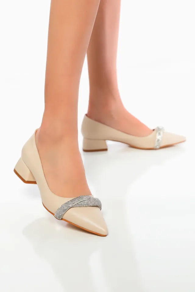 Kadın Ön Taşlı Kısa Topuklu Ayakkabı Taş