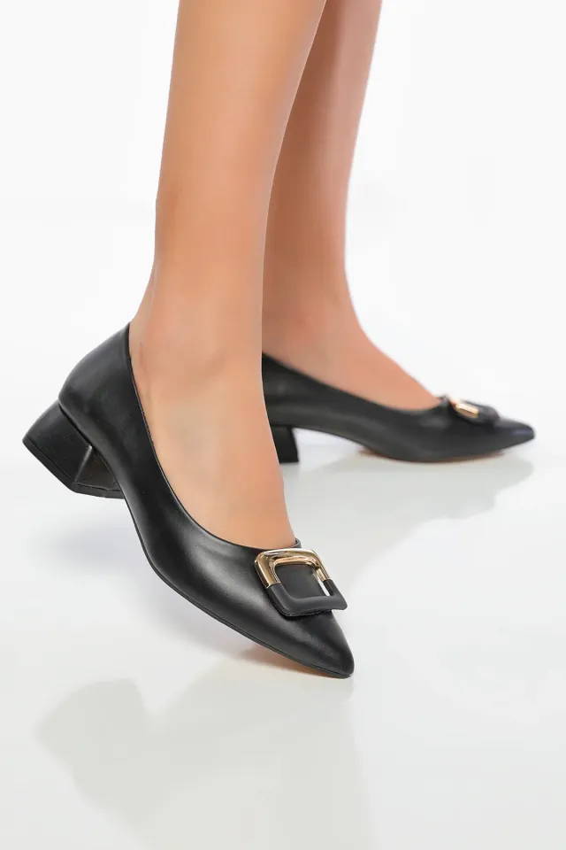 Kadın Ön Tokalı Kısa Topuklu Ayakkabı Siyah