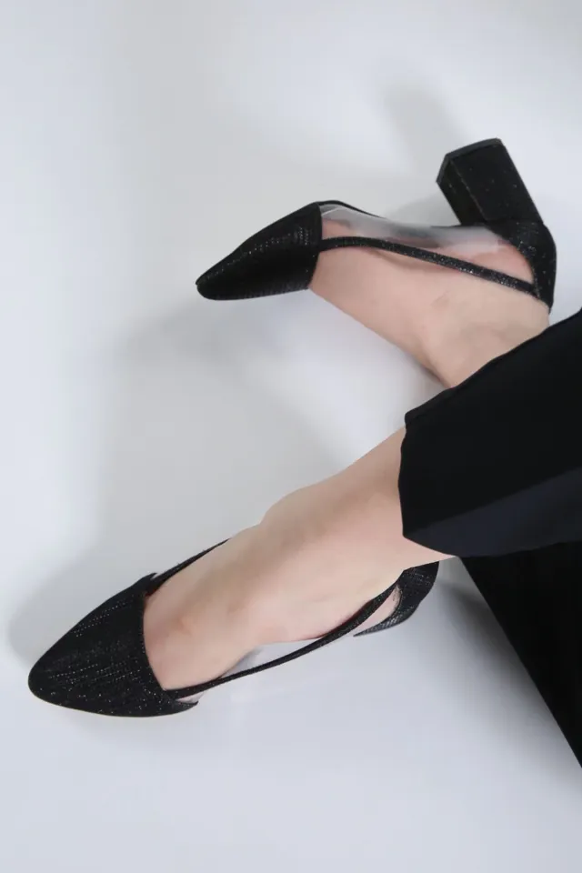 Kadın Sivri Burun Şeffaf Detaylı Kalın Topuk Ayakkabı Siyahşeffaf