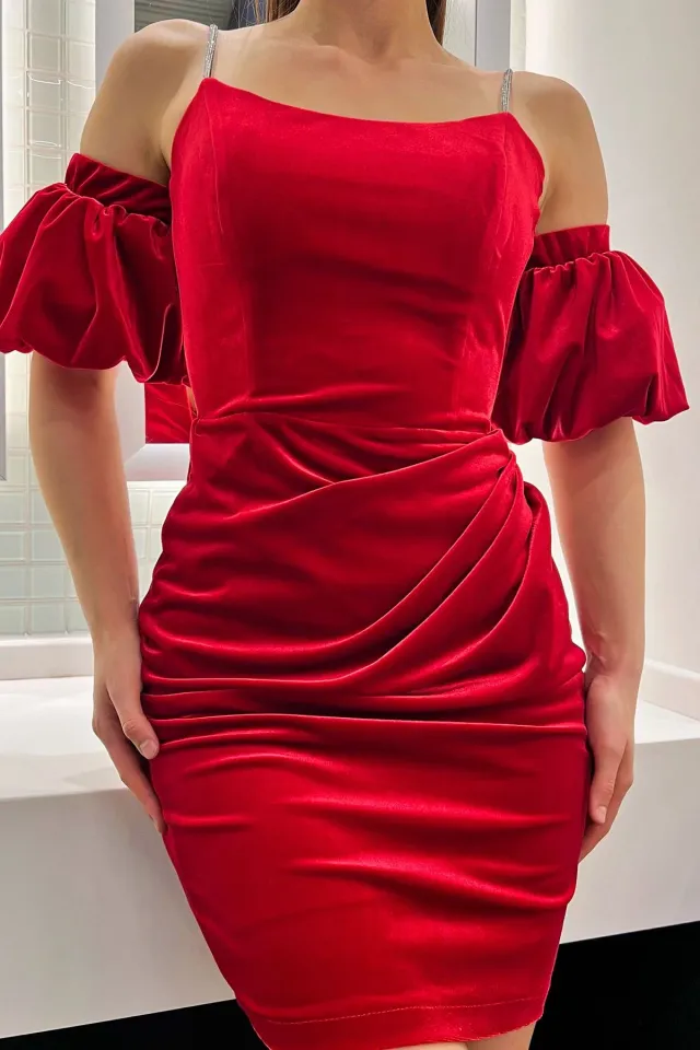 Kadın Taş Detaylı Askılı Balon Kol Kısa Kadife Abiye Gece Kıyafeti Kırmızı