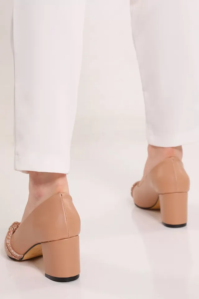 Kadın Taş Detaylı Kalın Topuklu Ayakkabı Bej