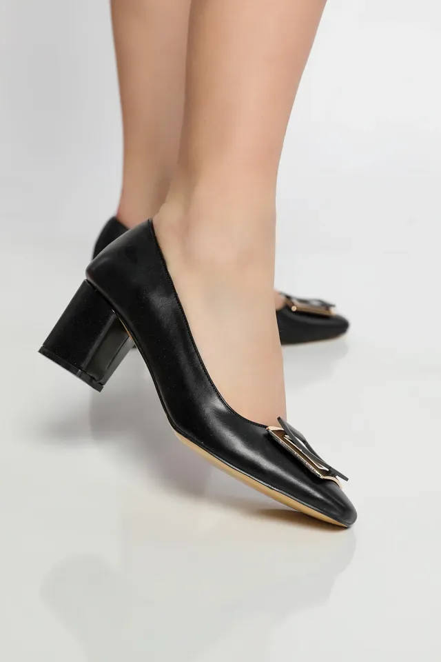 Kadın Tokalı Topuklu Ayakkabı Siyah
