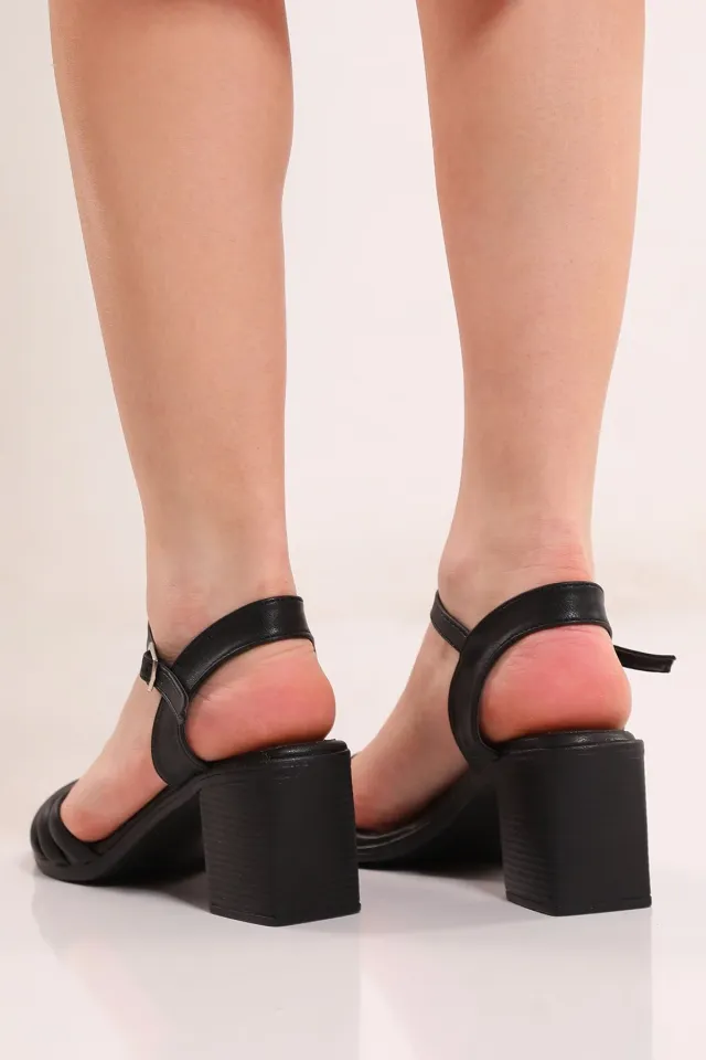 Kadın Üç Bant Kalın Topuklu Ayakkabı Siyahderili
