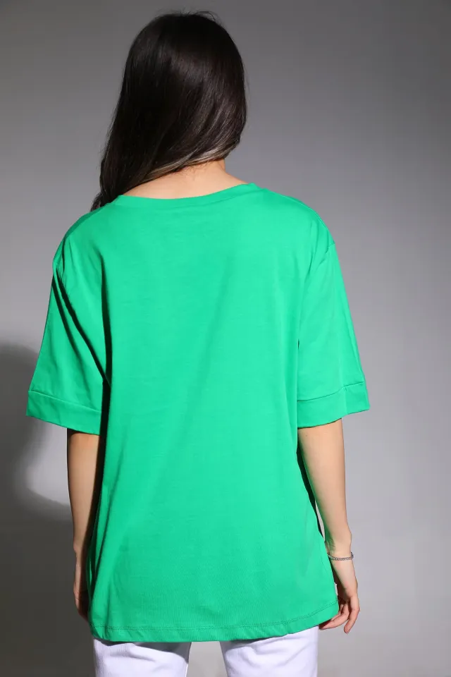 Kadın V Yaka Ön Baskılı Salaş T-shirt (30 Derecede Yıkayınız.) Yeşil