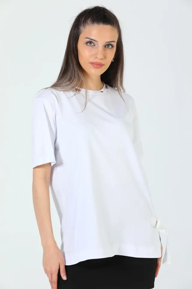 Kadın Yaka Detaylı Yan Yırtmaçlı T-shirt Beyaz