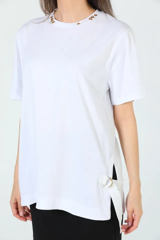 Kadın Yaka Detaylı Yan Yırtmaçlı T-shirt Beyaz