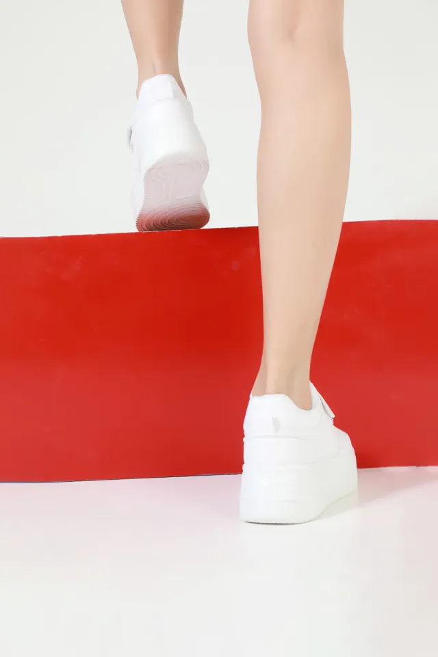 Kadın Yüksek Taban Bağcıklı Ve Cırtcırtlı Spor Ayakkabı Beyaz