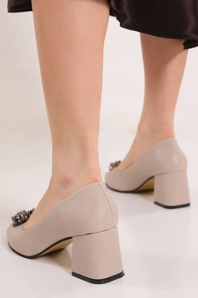 Kadın Yuvarlak Burun Taş Detaylı Topuklu Ayakkabı Bej