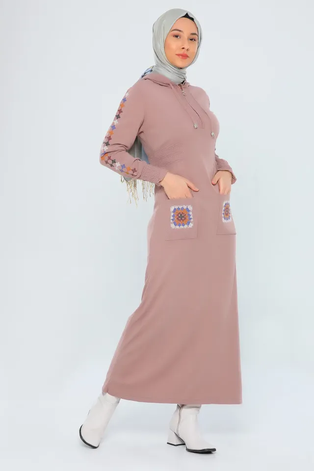 Kadın Kapüşonlu Nakışlı Triko Elbise Koyupudra
