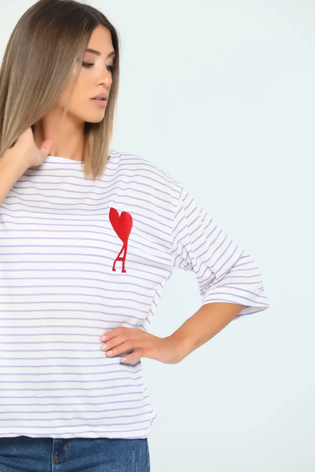 Çizgili Kalp Nakışlı Kadın T-shirt Krem lila