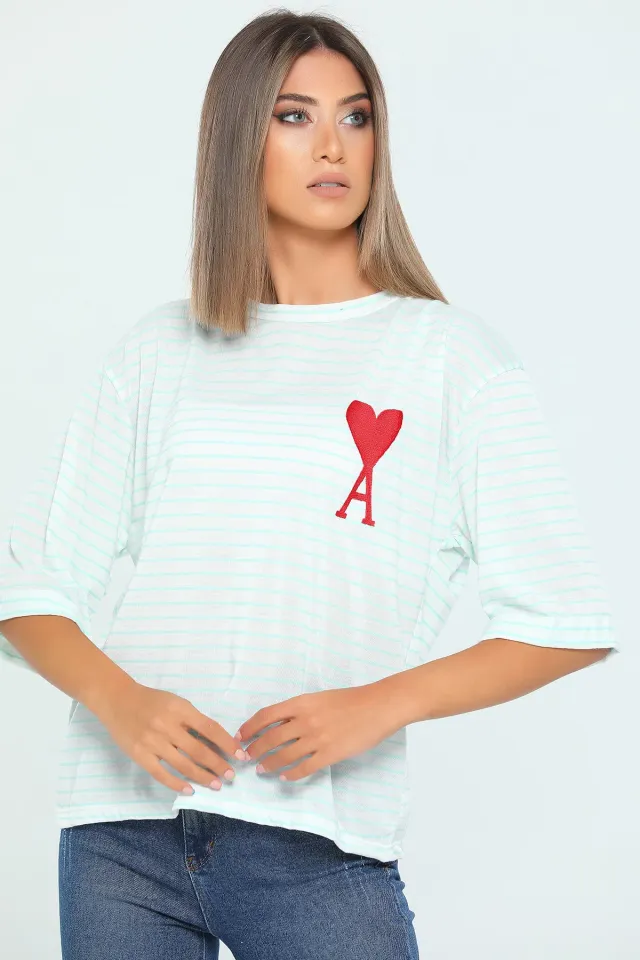 Çizgili Kalp Nakışlı Kadın T-shirt KremMint