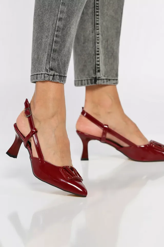 Ön Tokalı Kemerli Kadın Stiletto Topuklu Ayakkabı Bordo