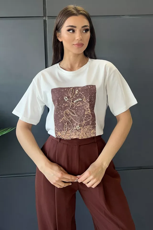 Önü Taş İşlemeli Resim Baskılı Kadın Tişört Krem