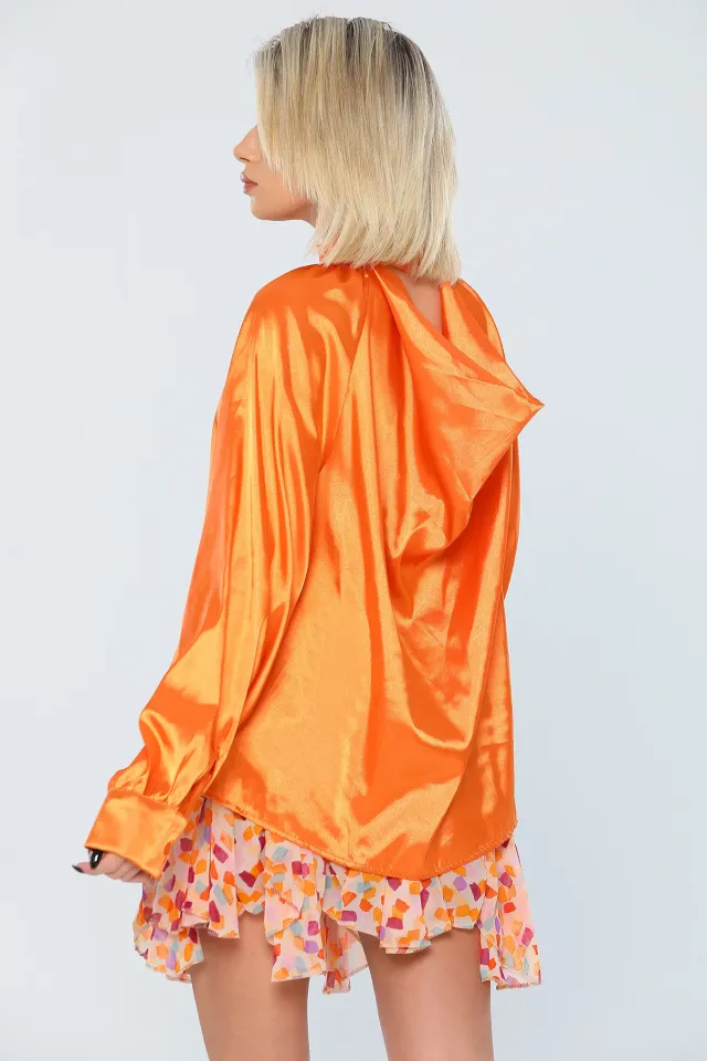 Kadın Retro Yaka Pile Detaylı Sırt Açık Saten Bluz Orange