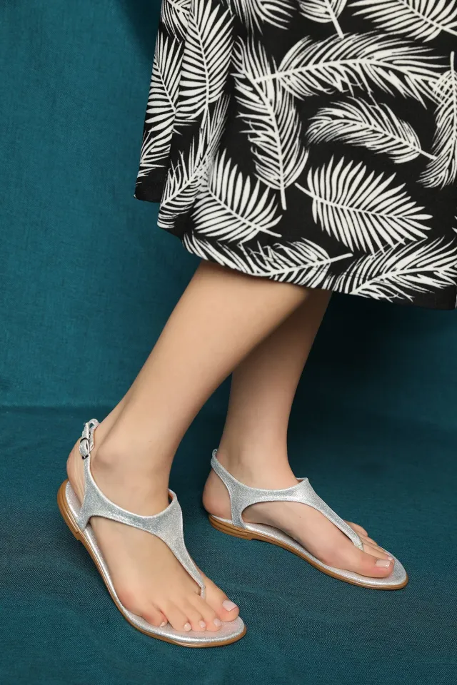 Parmak Arası Kadın Sandalet Gümüş
