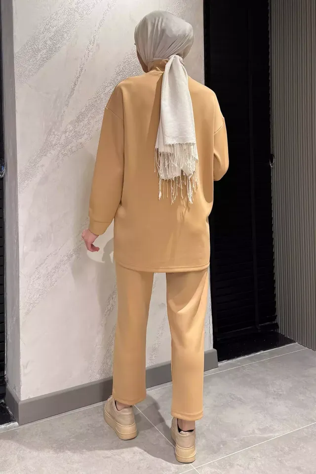 Yarım Balıkçı Yaka Tunik Pantolon İkili Tesettür Takım K.bej