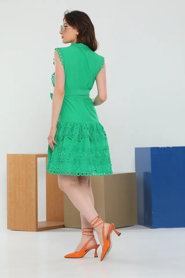 Kadın Sıfır Kol Eteği Fırfırlı Kuşaklı Yazlık Elbise Yeşil