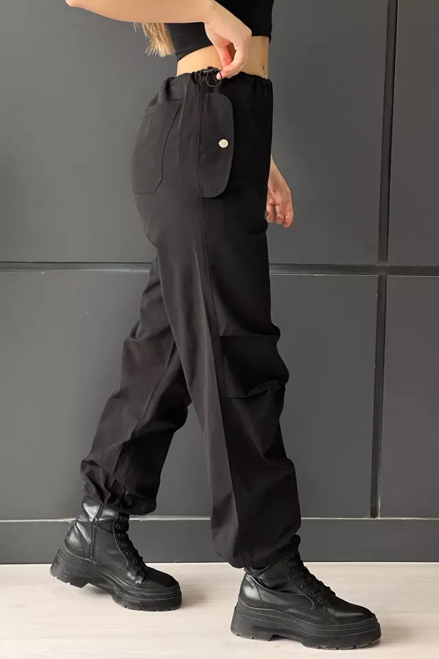 Yüksek Bel Paça Ve Bel Lastikli Cep Çıtçıtlı Kadın Tarz Paraşüt Pantolon Siyah